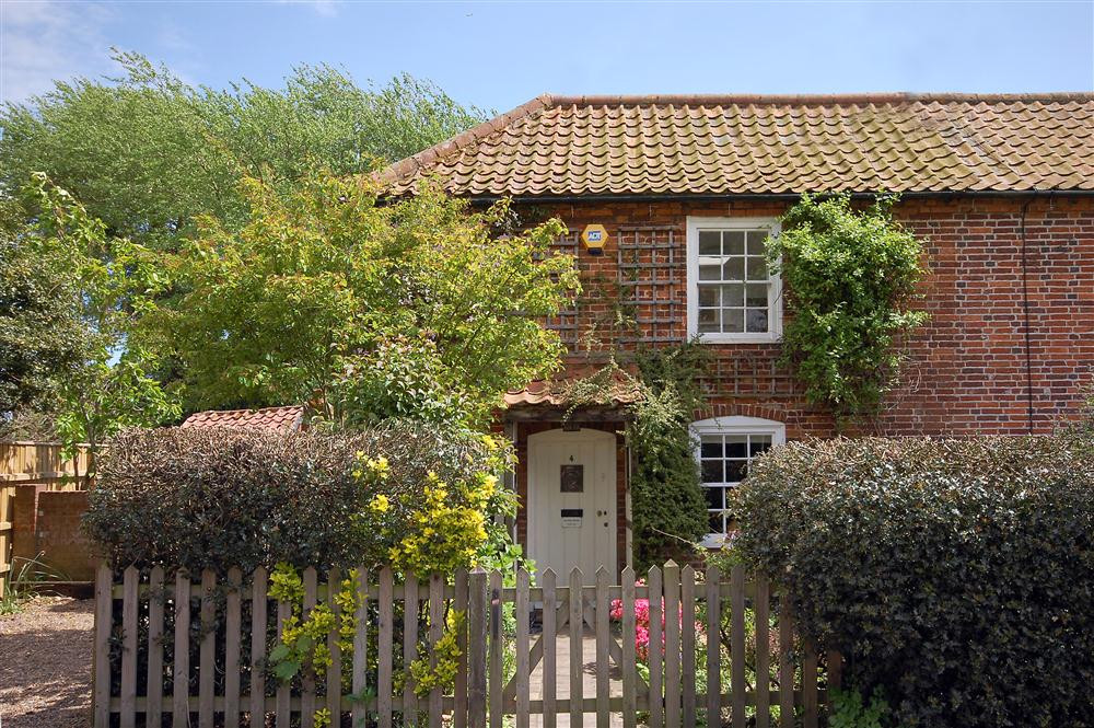 The Hollies Dog Friendly Cottage in Southwold