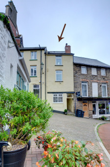 This 19th Century cottage is located in the heart of the village This 19th Century cottage is located in the heart of the village