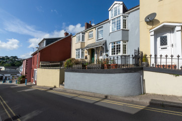 Self catering cottage in the centre of Saundersfoot. 