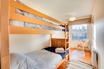 Bedroom 3 with 3' bunk beds