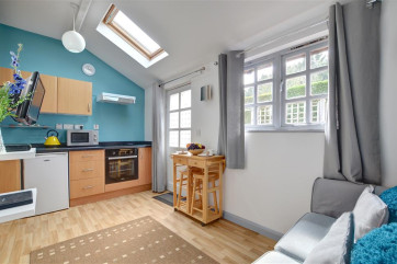 Brigh and fresh living area