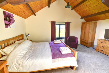 WAA377 - First Floor Double Bedroom 2