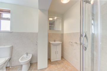 Bedroom 2 - En-suite