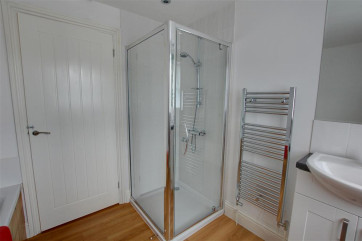 Separate shower cubicle