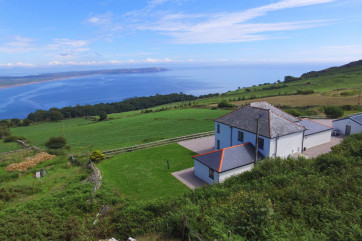 Large, detached sea view accommodation in an amazing setting