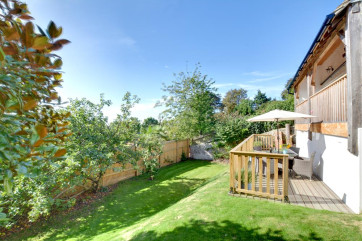 EK751 - Garden - View 2