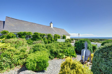 FL025 - Exterior View 1