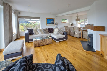 YGARNX - Living Room View 1