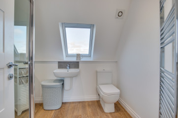 En suite Shower Room to Bedroom 1