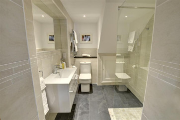 WAF249 - Shower Room