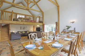 Sitting Room/Dining Area - View 5