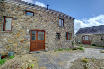 Rear view of this really attractive stone cottage