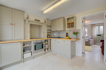 Kitchen with built in electric oven & hob