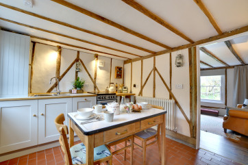 CB650 - Kitchen - View 2