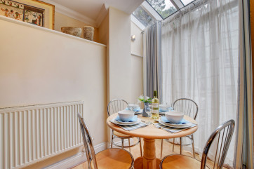 Sunnyhill Mews Holiday Cottage Torquay - Dining