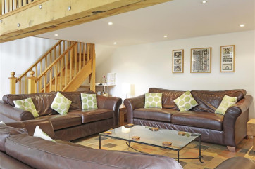 Sitting Room/Dining Area - View 4