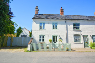 Exterior image of this charming end of terrace cottage