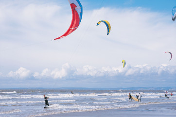Kite surfing in Porthcawl