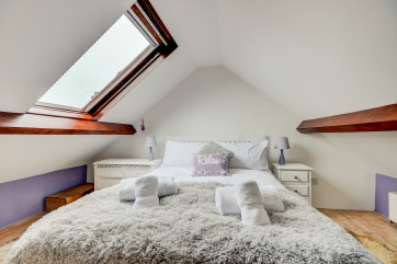 Bedroom 2 with double bed