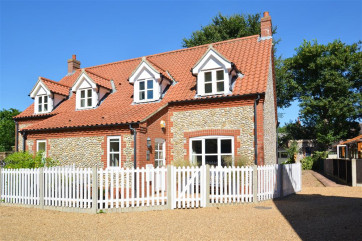Exterior image of this beautiful property in the stunning coastal village of Blakeney 