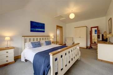 SFAKE - Bedroom - View 1