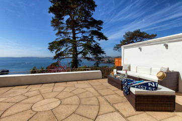 Breathtaking Coastal View Self-Catering Holiday Apartment in Torquay