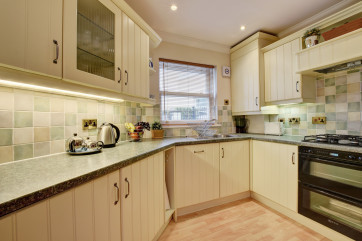 Sunnyhill Mews Holiday Cottage Torquay - Fully Fitted Kitchen