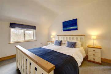 SFAKE - Bedroom - View 2