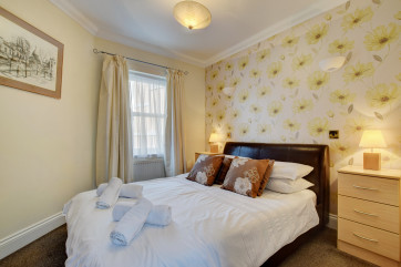 Sunnyhill Mews Holiday Cottage Torquay - Master Bedroom
