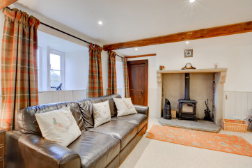 Lounge with leather sofas