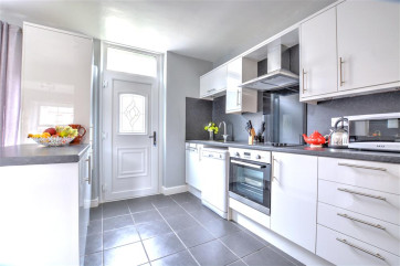 Modern fitted kitchen.
