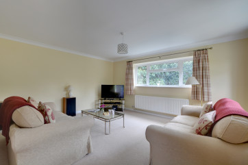 CB584 - Sitting Room - View 2