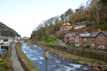 Sitting on the hillside overlooking the East Lyn Valley, wonderful river views can be enjoyed from the living area and master bedroom