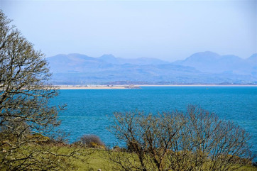 Panoramic views of both sea and land