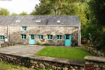 5 star holiday cottage, South Wales near Brecon Beacons & Gower