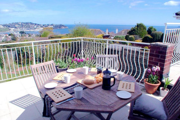 Harbour Lights Torquay - Upper Terrace with stunning Sea VIews