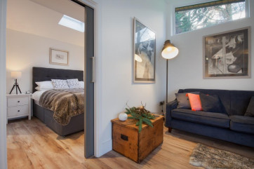 Hygge House, Shaldon - Glimpse of bedroom