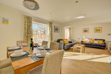 Sitting room showing dining and sitting area