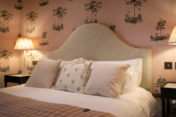 SPRINGFIELD UPSTAIRS MASTER 