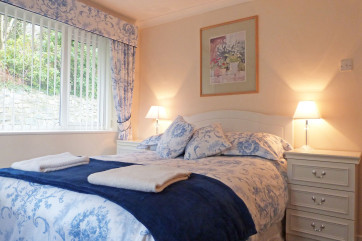 Double bedroom 2 - spacious bedroom overlooking the enclosed grounds