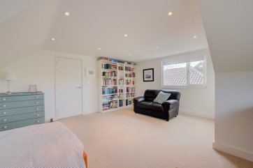 Reading room / spare bedroom
