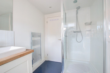 1st floor shower room