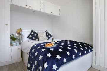 Comfortable Sea-View Bedroom