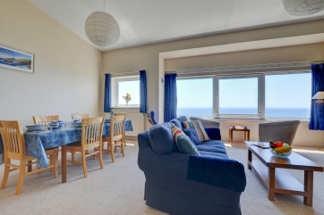 Sitting/Dining Roomo with fantastic sea views