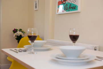 Larkrise dining table