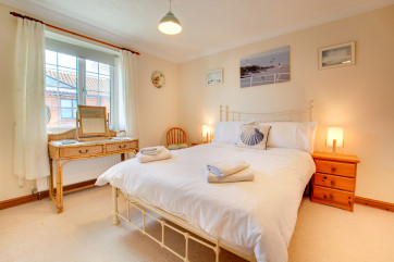 Spacious double bedroom