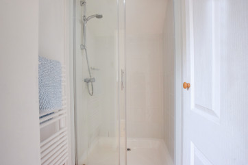 en-suite shower room