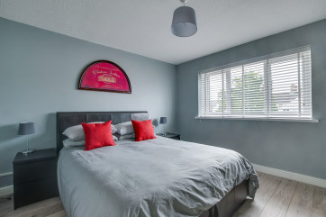 Taff Penfro Cardiff Apartment  - Master Bedroom