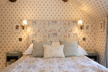 SPRINGFIELD UPSTAIRS KING 