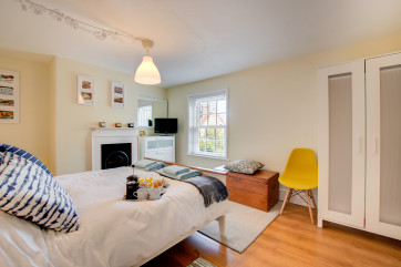 Bedroom with double bed